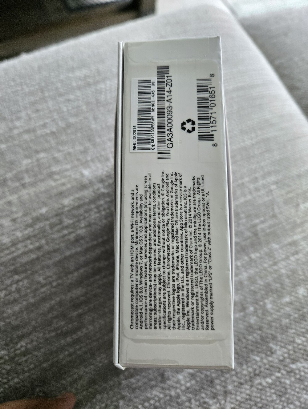 google White Accessory Box with Barcode Label - Picture 2 of 6